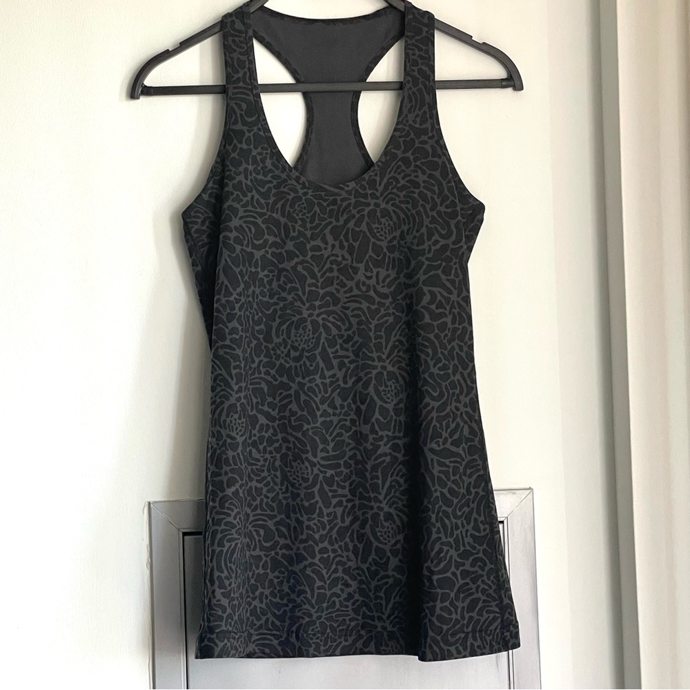 LULULEMON Black Floral Pattern Tank Top
